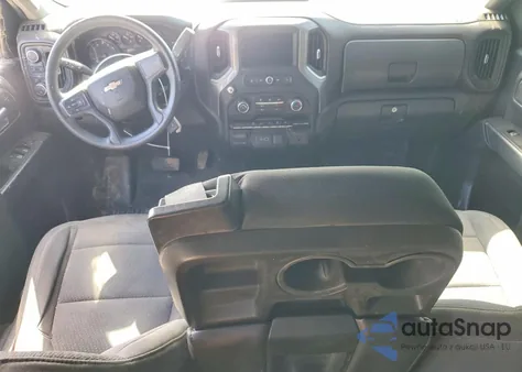 2021 Chevrolet Silverado K1500 z USA, uszkodzony, nr VIN 1GCUYAEF7MZ193553